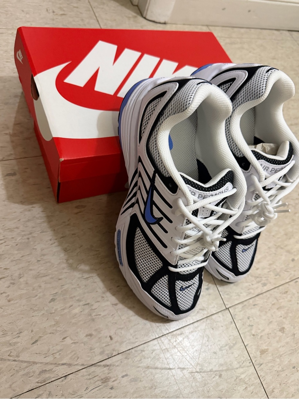 Nike White Black and Blue Running Sneakers